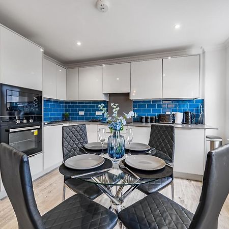 Modern, City Centre -2 Bedroom Apartments Ридинг Экстерьер фото