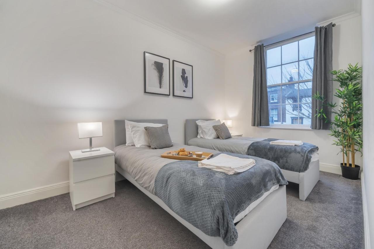 Modern, City Centre -2 Bedroom Apartments Ридинг Экстерьер фото