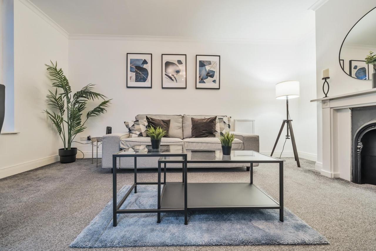 Modern, City Centre -2 Bedroom Apartments Ридинг Экстерьер фото