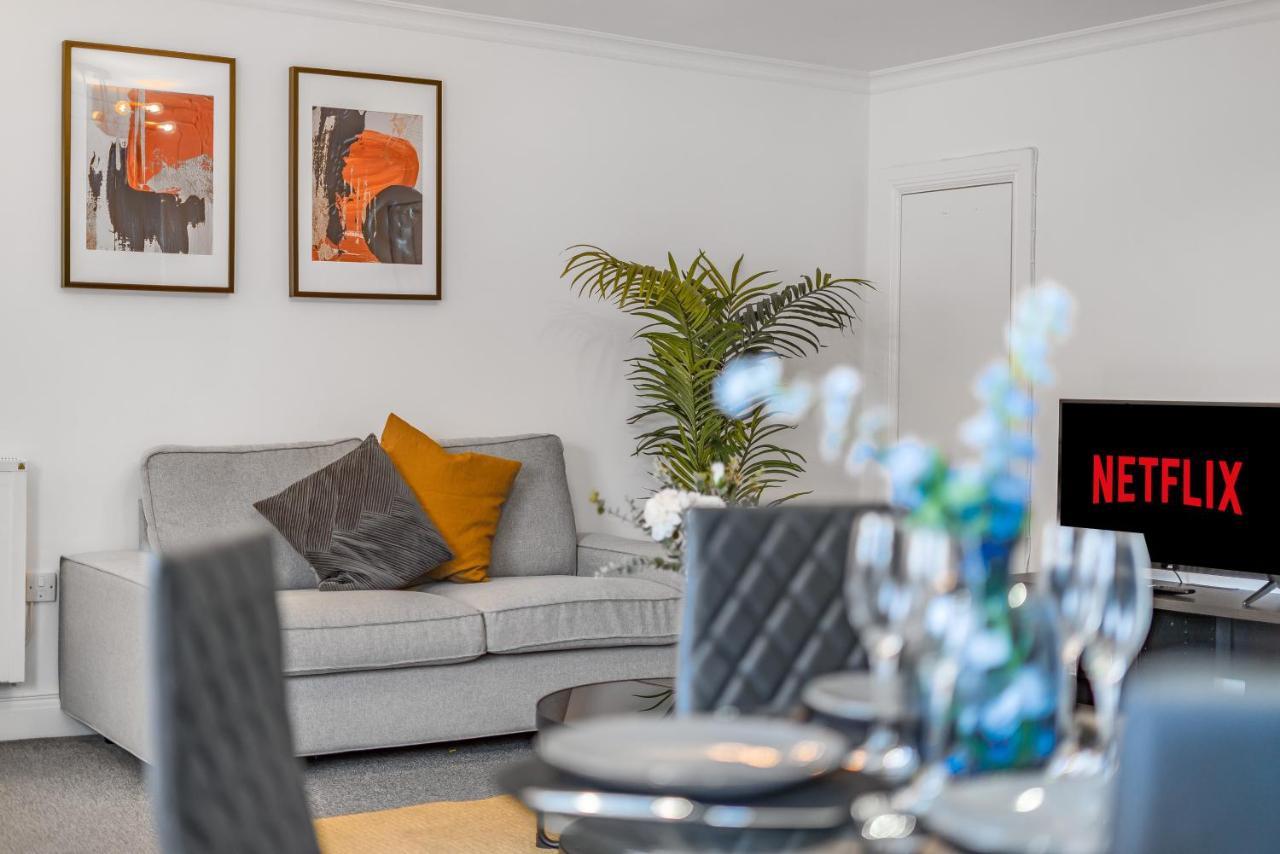 Modern, City Centre -2 Bedroom Apartments Ридинг Экстерьер фото