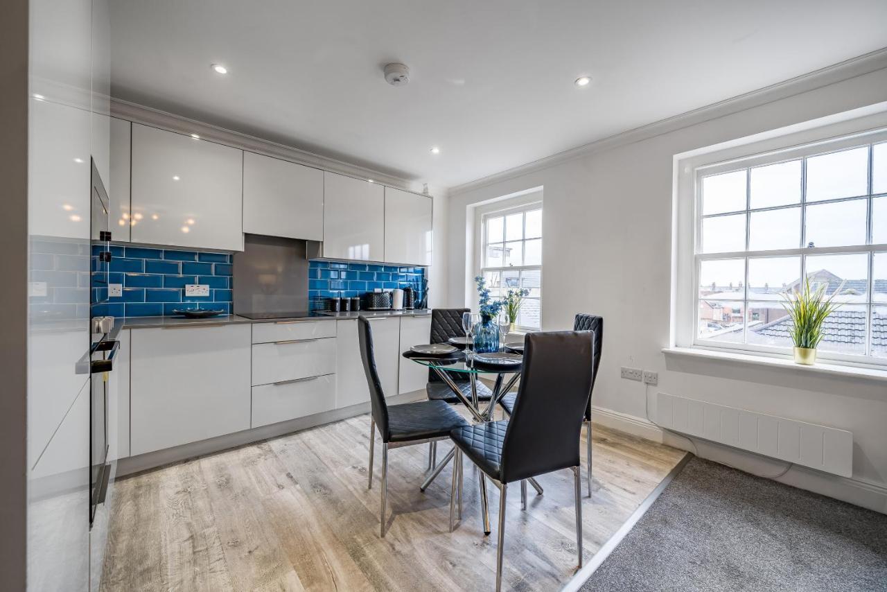 Modern, City Centre -2 Bedroom Apartments Ридинг Экстерьер фото